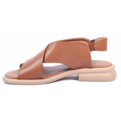 Sandale femme camel en cuir Marco Moda modèle MM-220-C Sandale femme camel en cuir Marco Moda modèle MM-220-C