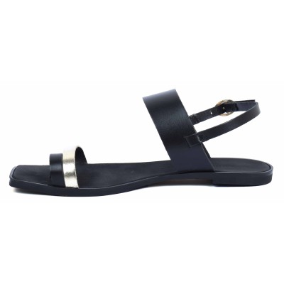 Sandale plate femme en cuir noir, modèle AB-666-7-N signé Andrea Bruni Sandale plate femme en cuir noir, modèle AB-666-7-N signé Andrea Bruni