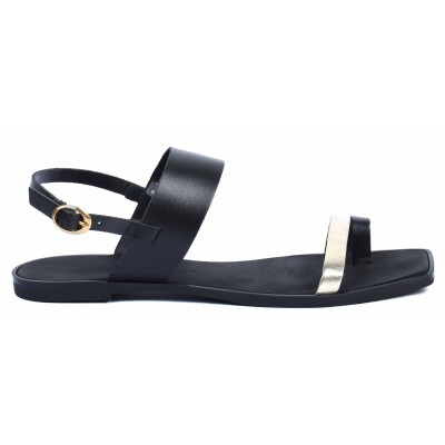Sandale plate femme en cuir noir, modèle AB-666-7-N signé Andrea Bruni Sandale plate femme en cuir noir, modèle AB-666-7-N signé Andrea Bruni