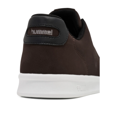 Basket homme Hummel COURT LINE WT – Réf. 225946-8071 – Couleur marron, chaussure tendance et confortable.