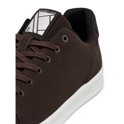Basket homme Hummel COURT LINE WT – Réf. 225946-8071 – Couleur marron, chaussure tendance et confortable.
