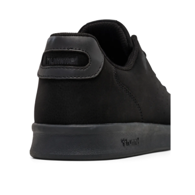 Basket homme Hummel COURT LINE WT – Réf. 225946-2267 – Couleur noir, chaussure tendance et confortable. Basket homme Hummel COURT LINE WT – Réf. 225946-2267 – Couleur noir, chaussure tendance et confortable.