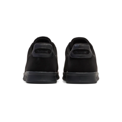Basket homme Hummel COURT LINE WT – Réf. 225946-2267 – Couleur noir, chaussure tendance et confortable. Basket homme Hummel COURT LINE WT – Réf. 225946-2267 – Couleur noir, chaussure tendance et confortable.