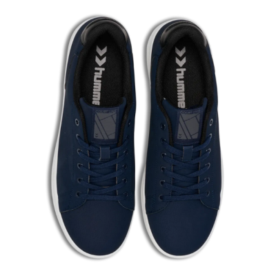 Basket homme Hummel COURT LINE WT – Réf. 225946-1009 – Couleur bleu marine, chaussure tendance et confortable. Basket homme Hummel COURT LINE WT – Réf. 225946-1009 – Couleur bleu marine, chaussure tendance et confortable.