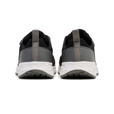 Basket enfant Hummel TURBO RUN 1.0 JR – Réf. 226346-2001 – Couleur noir, chaussure légère et tendance. Basket enfant Hummel TURBO RUN 1.0 JR – Réf. 226346-2001 – Couleur noir, chaussure légère et tendance.