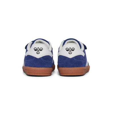 Basket enfant Hummel VICTORY SUEDE II INFANT – Réf. 230238-7149 – Couleur bleu, respirante et confortable. Basket enfant Hummel VICTORY SUEDE II INFANT – Réf. 230238-7149 – Couleur bleu, respirante et confortable.