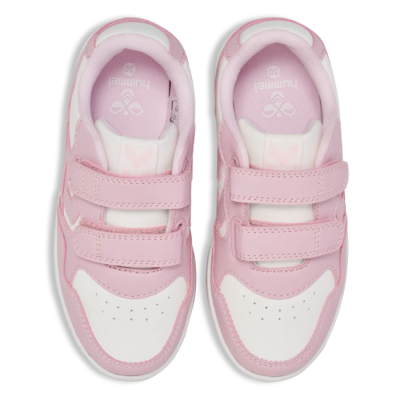 Basket enfant Hummel CAMDEN JR – Réf. 213401-3220 – Couleur rose, tendance et confortable. Basket enfant Hummel CAMDEN JR – Réf. 213401-3220 – Couleur rose, tendance et confortable.