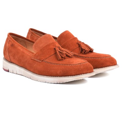 Mocassin à pompon HOMME MODERNE – Réf. HM-023-OR – Cuir véritable, couleur orange, élégant et confortable. Mocassin à pompon HOMME MODERNE – Réf. HM-023-OR – Cuir véritable, couleur orange, élégant et confortable.