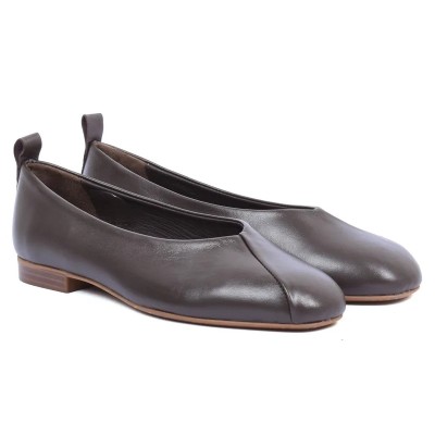 Ballerine femme Andrea Bruni – Réf. AB-BAL1-M – Couleur marron, 100 % cuir, chic et confortable. Ballerine femme Andrea Bruni – Réf. AB-BAL1-M – Couleur marron, 100 % cuir, chic et confortable.