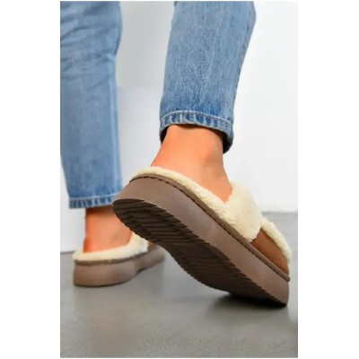 Chausson femme – Réf. AL-AF444-8-M – Couleur marron, tendance chic et confortable. Chausson femme – Réf. AL-AF444-8-M – Couleur marron, tendance chic et confortable.
