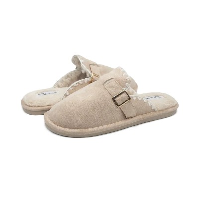 Chausson femme – Réf. DS50013-BG – Couleur beige, en fausse fourrure et daim, tendance chic et confortable. Chausson femme – Réf. DS50013-BG – Couleur beige, en fausse fourrure et daim, tendance chic et confortable.