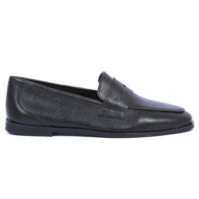 Mocassin Penny Loafer plat femme Andrea Bruni en cuir lisse noir, semelle fine. Chaussure classique. Réf. AB-BAL6-N. Mocassin Penny Loafer plat femme Andrea Bruni en cuir lisse noir, semelle fine. Chaussure classique. Réf. AB-BAL6-N.