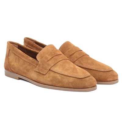 Mocassin Penny Loafer plat femme Andrea Bruni en daim camel, semelle fine marron clair Chaussure élégante Réf AB-BAL6-DC Mocassin Penny Loafer plat femme Andrea Bruni en daim camel, semelle fine marron clair Chaussure élégante Réf AB-BAL6-DC