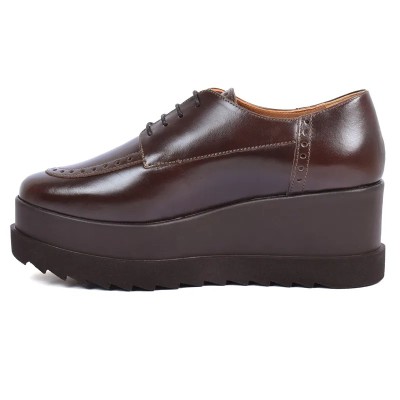 Chaussure Derby plateforme femme Andrea Bruni 100% cuir marron, lacets, semelle compensée crantée épaisse. Réf. AB-103-4-M. Chaussure Derby plateforme femme Andrea Bruni 100% cuir marron, lacets, semelle compensée crantée épaisse. Réf. AB-103-4-M.