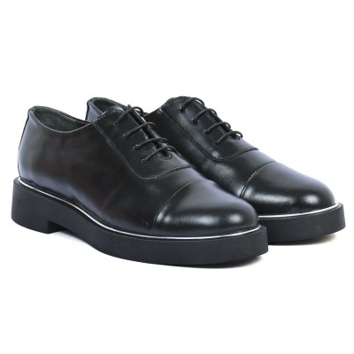 Chaussure Derby plateforme femme Andrea Bruni cuir lisse noir, lacets, Semelle épaisse noire avec liseré argenté Réf AB-360-2-N Chaussure Derby plateforme femme Andrea Bruni cuir lisse noir, lacets, Semelle épaisse noire avec liseré argenté Réf AB-360-2-N