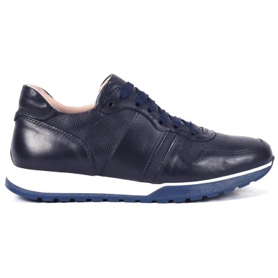 Baskets en cuir bleu marine perforé pour homme, à lacets bleus et semelle blanche crantée bicolore sport-chic Baskets en cuir bleu marine perforé pour homme, à lacets bleus et semelle blanche crantée bicolore sport-chic