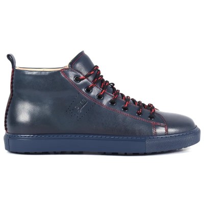 Basket montante en cuir bleu marine pour homme avec lacets rouges et semelle bleue – style urbain élégant Basket montante en cuir bleu marine pour homme avec lacets rouges et semelle bleue – style urbain élégant