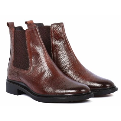 Bottines Chelsea homme en cuir grainé marron avec élastiques latéraux et semelle noire – Chelsea boots élégantes et confortables Bottines Chelsea homme en cuir grainé marron avec élastiques latéraux et semelle noire – Chelsea boots élégantes et confortables