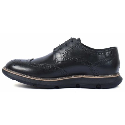 Chaussure homme derby brogue cuir noir bouts fleuris perforations semelle plateforme épaisse style sport. Chaussure homme derby brogue cuir noir bouts fleuris perforations semelle plateforme épaisse style sport.