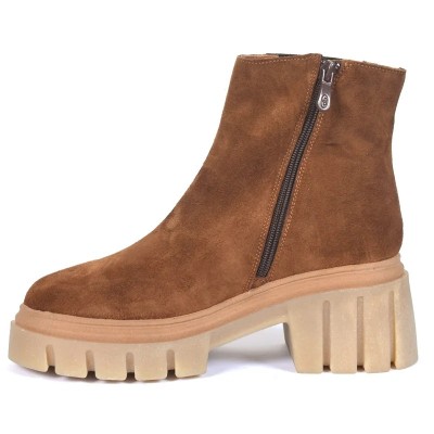 Bottine Chelsea Femme Suède Marron Semelle Crantée Plateforme Beige Boots Réf AB-393-3-DC Bottine Chelsea Femme Suède Marron Semelle Crantée Plateforme Beige Boots Réf AB-393-3-DC