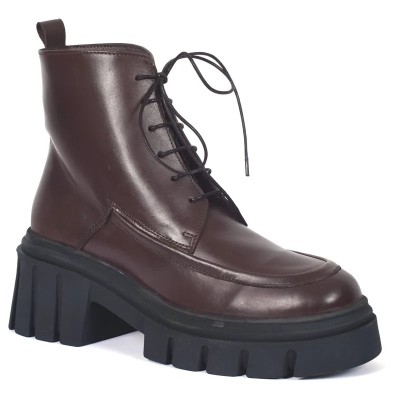 Bottine Femme Combat Cuir Lisse Marron Lacets Semelle Crantée Noire Réf AB-393-5-M Bottine Femme Combat Cuir Lisse Marron Lacets Semelle Crantée Noire Réf AB-393-5-M