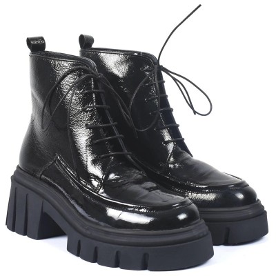 Bottine Femme Combat Vernis Noir Lacets Plateforme Crantée Réf AB-393-5-VN Bottine Femme Combat Vernis Noir Lacets Plateforme Crantée Réf AB-393-5-VN