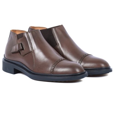 Bottine homme en cuir marron REDWOOD RW-B03-M avec détail perforé et semelle robuste Bottine homme en cuir marron REDWOOD RW-B03-M avec détail perforé et semelle robuste