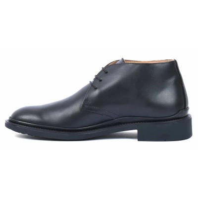 Boots homme en cuir noir REDWOOD RW-B02-N avec semelle robuste et design élégant Boots homme en cuir noir REDWOOD RW-B02-N avec semelle robuste et design élégant