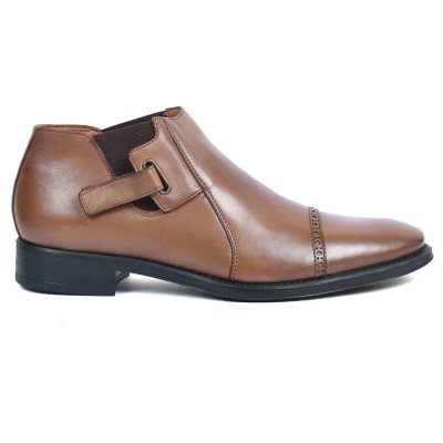 Boots homme classique en cuir marron REDWOOD RW-9183-M avec bride latérale élégante et bout perforé Boots homme classique en cuir marron REDWOOD RW-9183-M avec bride latérale élégante et bout perforé