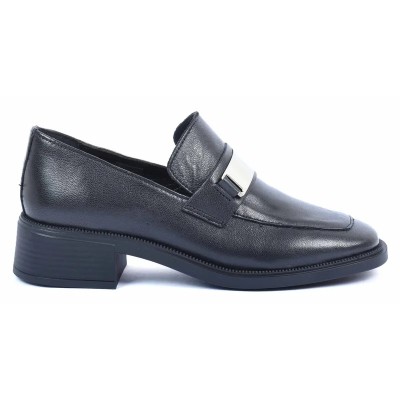 Mocassins femme en cuir noir ANDREA BRUNI AB-161-2-N avec détail argenté et talon carré Mocassins femme en cuir noir ANDREA BRUNI AB-161-2-N avec détail argenté et talon carré