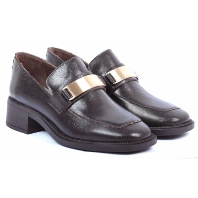 Mocassins femme en cuir marron ANDREA BRUNI AB-161-2-M avec bande dorée et semelle élégante Mocassins femme en cuir marron ANDREA BRUNI AB-161-2-M avec bande dorée et semelle élégante