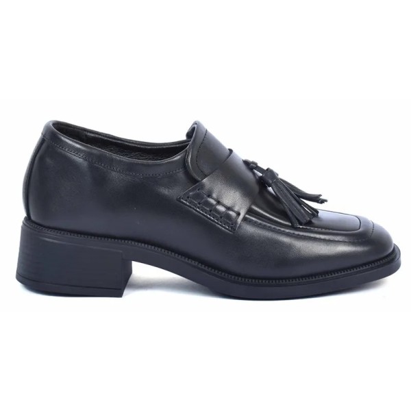 MOCASSINS FEMME CUIR NOIR À POMPONS
