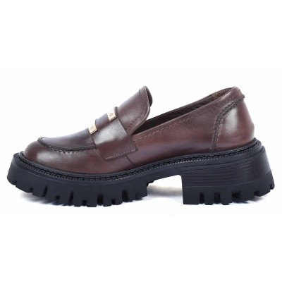Mocassins femme ANDREA BRUNI AB-225-5-M en cuir marron avec double barre dorée et semelle crantée Mocassins femme ANDREA BRUNI AB-225-5-M en cuir marron avec double barre dorée et semelle crantée