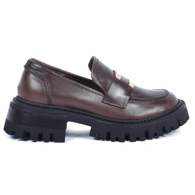 Mocassins femme ANDREA BRUNI AB-225-5-M en cuir marron avec double barre dorée et semelle crantée