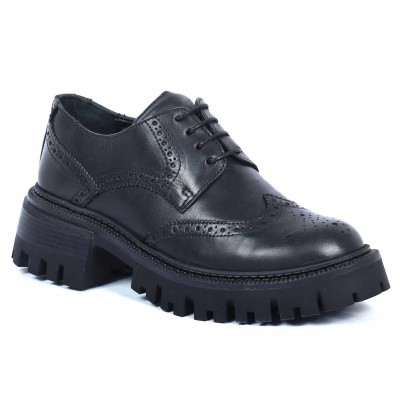 Chaussure Derby brogue femme en cuir noir, lacets et semelle plateforme crantée épaisse Chaussure Derby brogue femme en cuir noir, lacets et semelle plateforme crantée épaisse