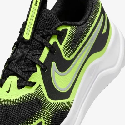 Nike Cosmic Runner HM4402-005 Noir Volt Wolf Grey Nike Cosmic Runner HM4402-005 Noir Volt Wolf Grey