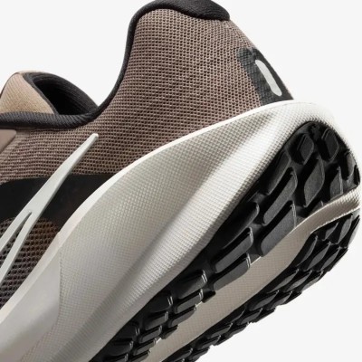 Nike Downshifter 13 FD6476-200 Brun Vison Nike Downshifter 13 FD6476-200 Brun Vison