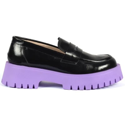 Mocassins femme ANDREA BRUNI MC-M4-VLT-NPPN en cuir verni noir avec semelle violette et design chic