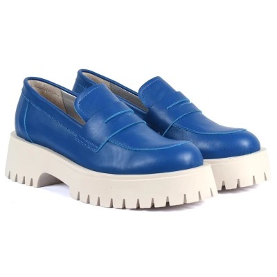Mocassins femme ANDREA BRUNI MC-M4-BL en cuir bleu avec semelle crantée crème et design tendance