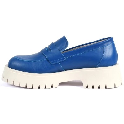 Mocassins femme ANDREA BRUNI MC-M4-BL en cuir bleu avec semelle crantée crème et design tendance