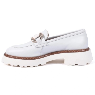 Mocassins femme blancs en cuir avec semelle plateforme et boucle dorée – CityMode.tn