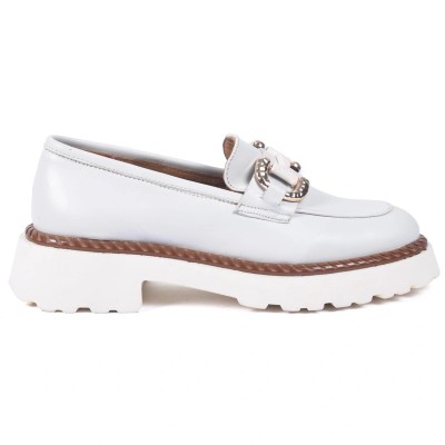 Mocassins femme blancs en cuir avec semelle plateforme et boucle dorée – CityMode.tn