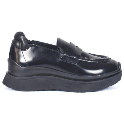 Mocassins femme en cuir verni noir avec semelle compensée moderne – CityMode.tn