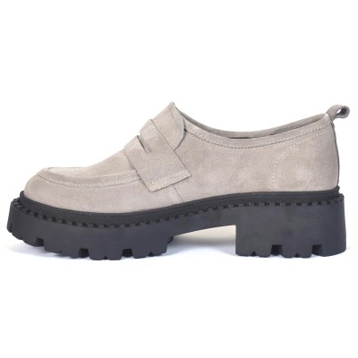 Mocassins femme en daim gris avec semelle épaisse noire – CityMode.tn