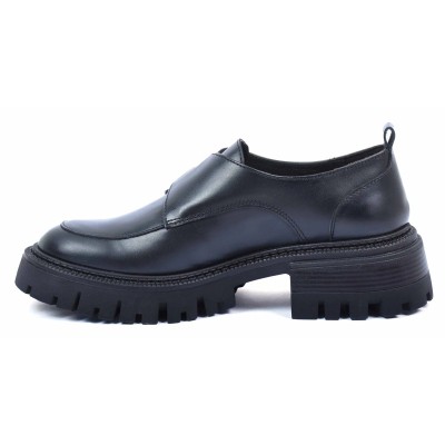 Mocassins femme en cuir noir avec grande boucle carrée argentée et semelle crantée – CityMode.tn