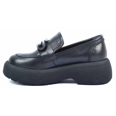 Mocassins femme en cuir noir avec boucle ton sur ton et semelle plateforme épaisse – CityMode.tn