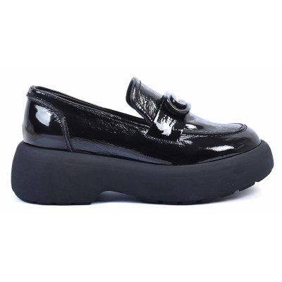 Mocassins femme en cuir vernis noir avec boucle ton sur ton et semelle plateforme – CityMode.tn