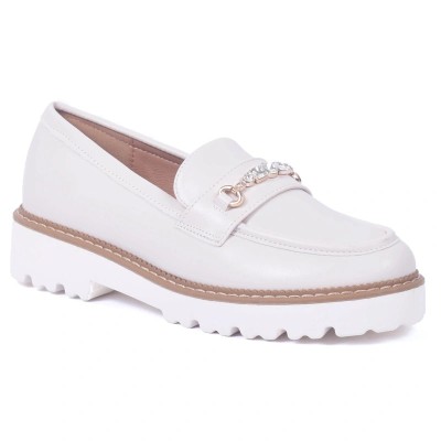 Mocassins femme blancs avec chaînette dorée et strass – élégance et modernité – CityMode.tn