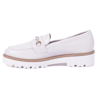 Mocassins femme blancs avec chaînette dorée et strass – élégance et modernité – CityMode.tn