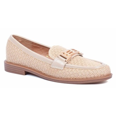 Mocassins femme beige en raphia avec logo doré et semelle bois – élégance naturelle et raffinement – CityMode.tn